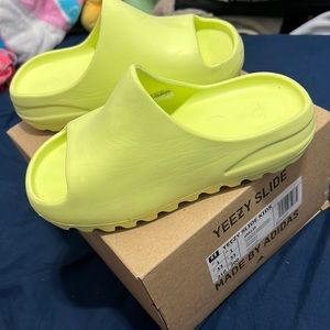 Yeezy Slide Kids w/ Original Box